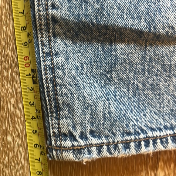 American Eagle Curvy Mom Jean High Waist Distressed Tapered Leg Acid Jeans 6 - Picture 4 of 12